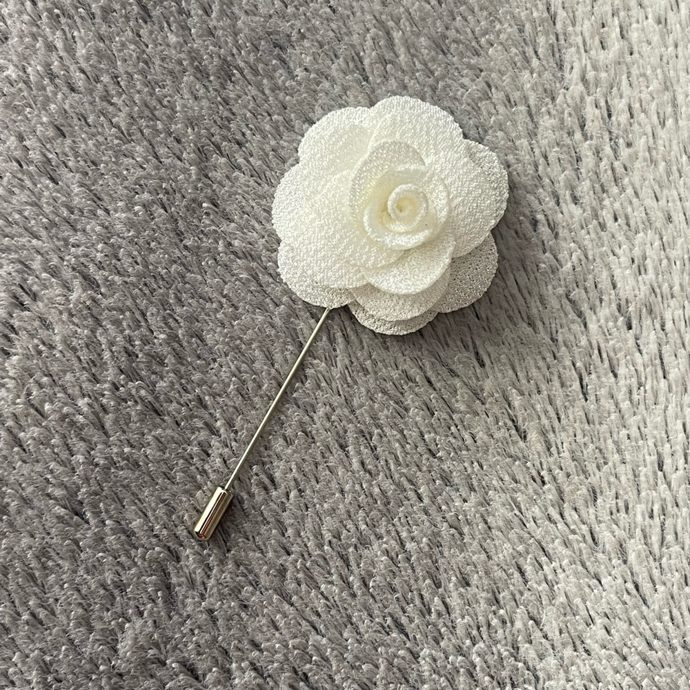 Elegant White Flower Lapel Pin